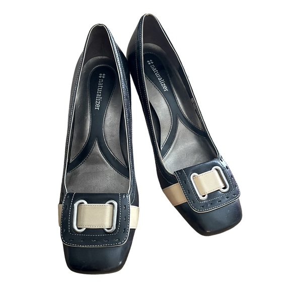 Naturalizer black and beige pumps. Womens 7W. - Picture 2 of 8